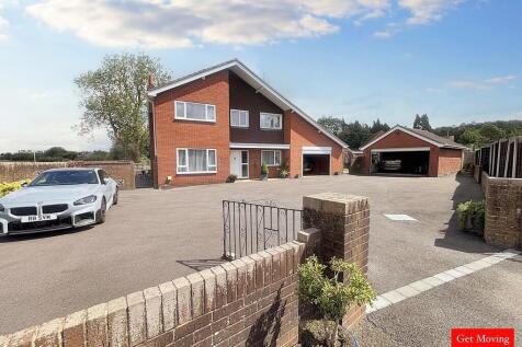 5 bedroom detached house for sale