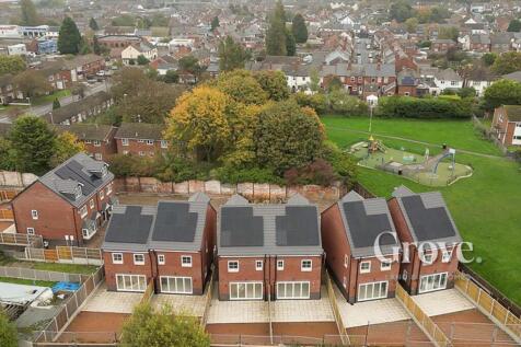 2 bedroom semi-detached house for sale