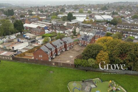 2 bedroom semi-detached house for sale