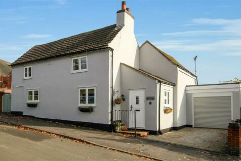 3 bedroom cottage for sale