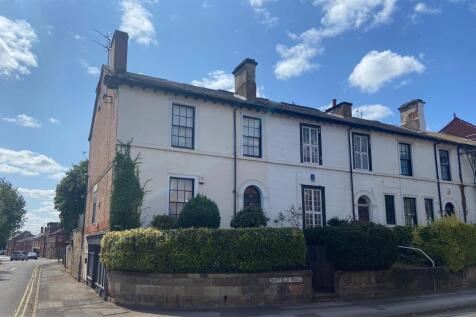 5 bedroom town house for sale