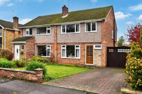 3 bedroom semi-detached house for sale