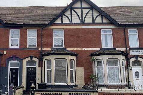6 bedroom terraced house for sale