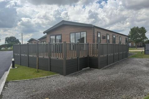 Bull Balk Newton upon Derwent 2 bed lodge for sale