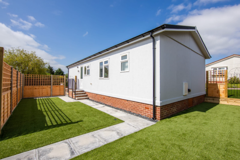 Jaywick, Essex, CO16 2 bed park home for sale