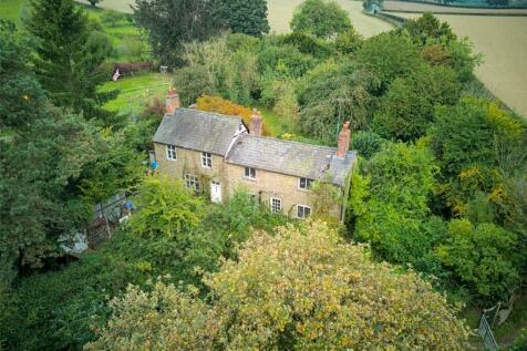 5 bedroom country house for sale