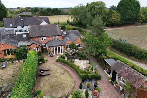Otherton, Stafford ST19 5 bed barn conversion for sale