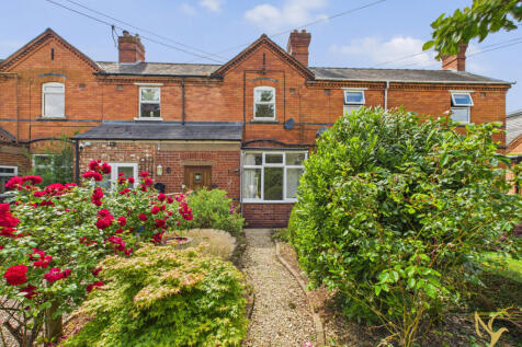 Worcester WR5 2 bed terraced house for sale