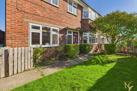 Fernhill Heath WR3 2 bed apartment for sale
