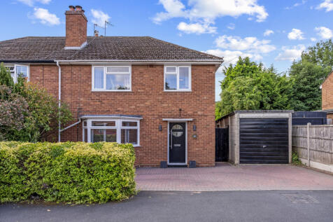 3 bedroom semi-detached house for sale