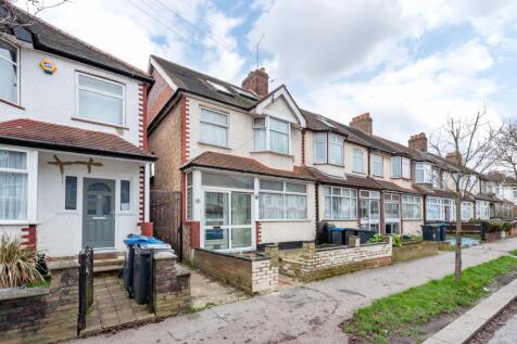 5 bedroom end of terrace house for sale