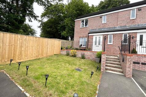 Tasker Way, Haverfordwest... 3 bed semi
