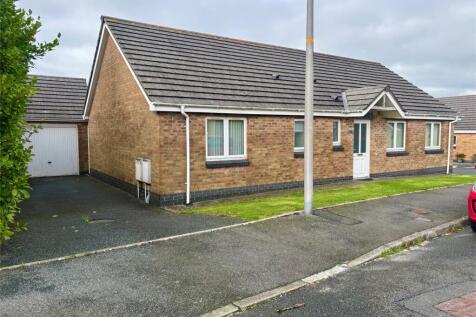 Skomer Drive, Milford Haven... 3 bed bungalow for sale