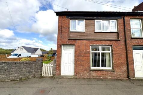 Llandissilio, Clynderwen... 3 bed semi