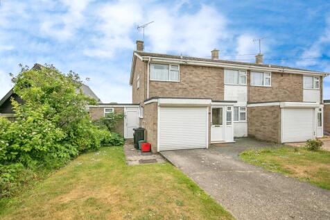 3 bedroom semi-detached house for sale