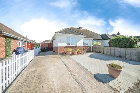 2 bedroom semi-detached bungalow for sale