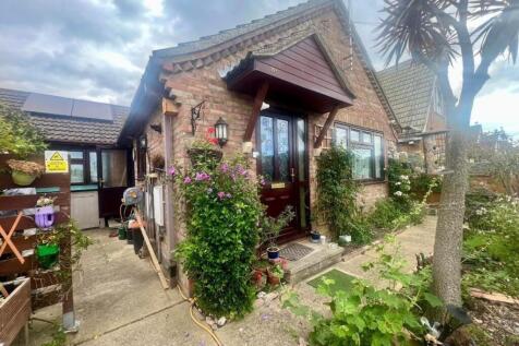 3 bedroom semi-detached bungalow for sale