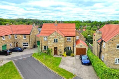 2 Thornton View, Pickering YO18 4 bed detached house for sale