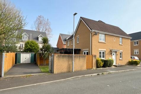Riverside Drive, Abergavenny NP7 3 bed semi