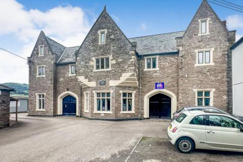 Union Road West, Abergavenny NP7 9 bed detached house for sale