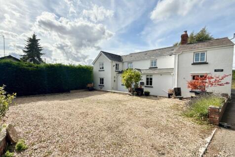 Usk NP15 3 bed detached house for sale