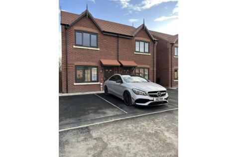 2 bedroom semi-detached house for sale
