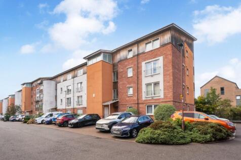 2 bedroom ground floor flat for sale