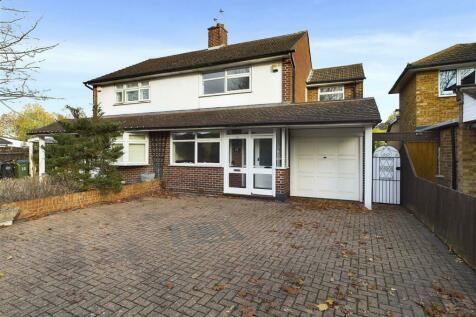 3 bedroom semi-detached house for sale