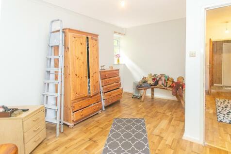 2 bedroom detached house for sale