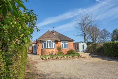 2 bedroom detached house for sale