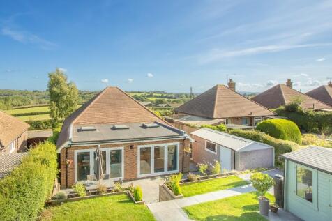 2 bedroom detached house for sale