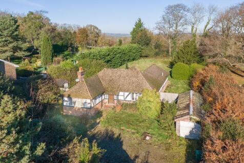 4 bedroom detached bungalow for sale