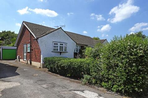 Roding View, Ongar, CM5 2 bed bungalow for sale