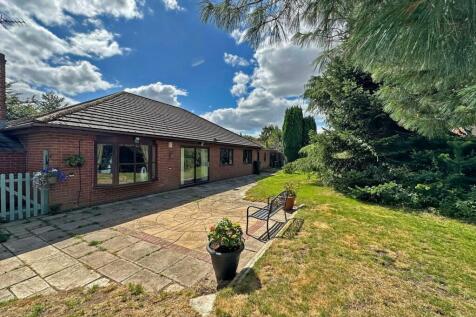 Ounsdale Road, Wombourne, WV5 4 bed bungalow for sale