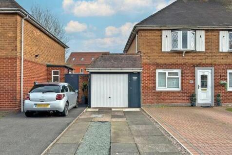 2 bedroom maisonette for sale