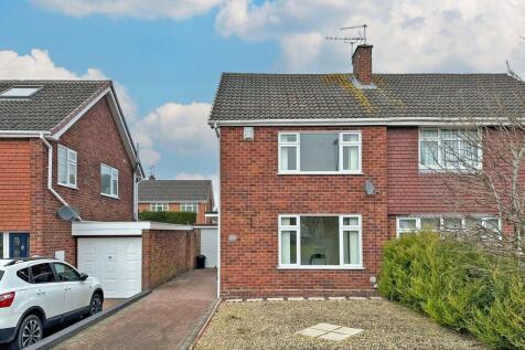 Calvin Close, Wombourne, WV5 2 bed semi