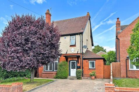 Planks Lane, Wombourne, WV5 3 bed detached house for sale