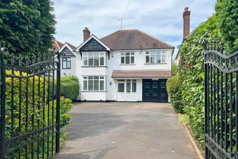 Stourbridge Road, Wombourne, WV5 4 bed detached house for sale