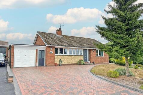 Ednam Grove, Wombourne, WV5 3 bed detached bungalow for sale