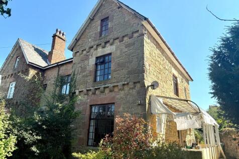 3 bedroom town house for sale