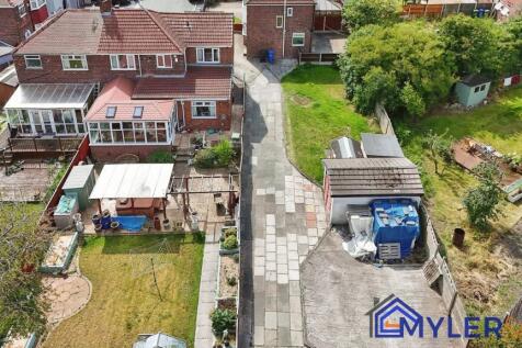 3 bedroom semi-detached house for sale
