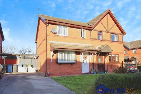 3 bedroom semi-detached house for sale