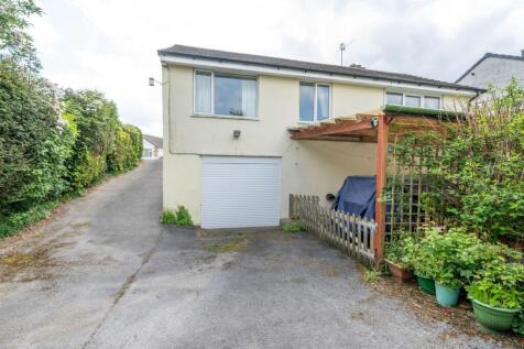 8 Meadowside Close 2 bed detached bungalow for sale