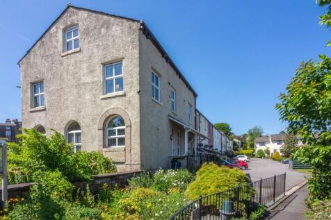 17 Strickland Court, Windermere Road... 3 bed property for sale