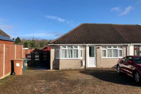 2 bedroom semi-detached bungalow for sale