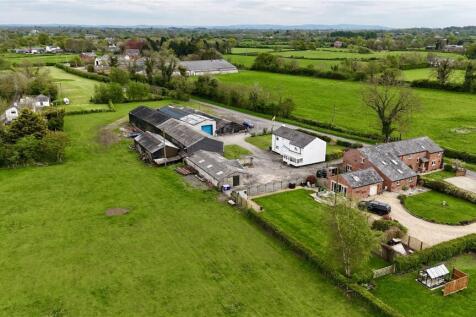 Chapel Lane, Preston PR4 5 bed detached house for sale