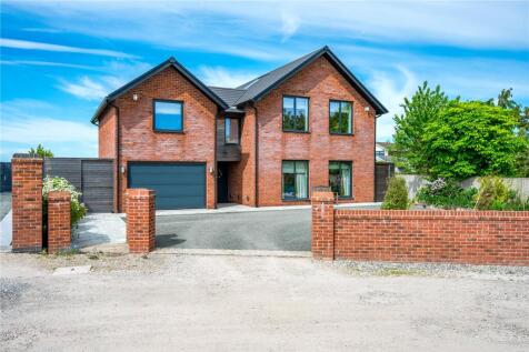 Blackpool Road, Lancashire FY6 6 bed detached house for sale