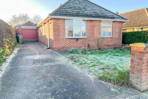 Emfield Road, Scartho, Grimsby... 2 bed bungalow for sale