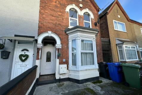 Wellington Street, Grimsby, N E... 3 bed end of terrace house for sale