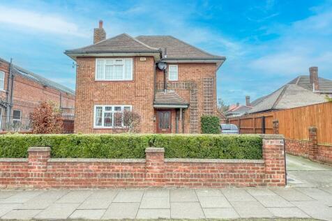 Westward Ho, Grimsby, DN34 3 bed detached house for sale